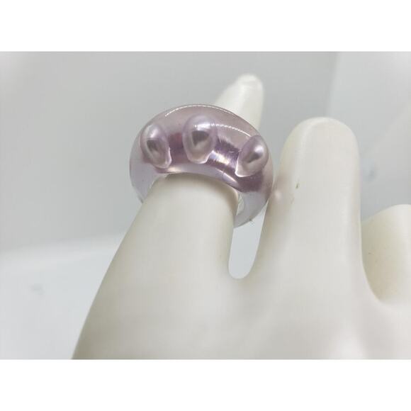 Lucite Resin Dome Ring Size 7.75 Clear with Faux Pearl bubbles Y2K Retro - Picture 11 of 13